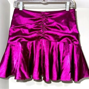 Betsey Johnson VINTAGE grape satin skirt. Women’s size 4 🍇💜💜